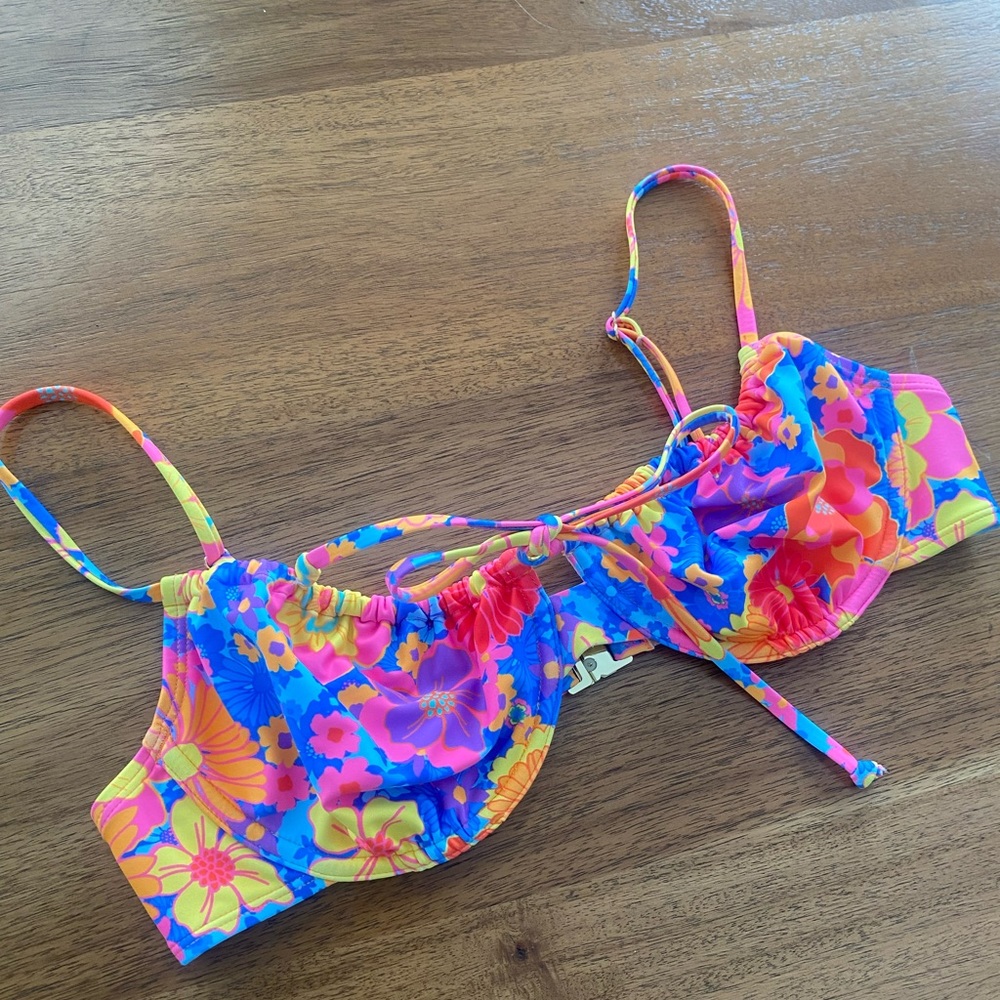 KULANI KINIS- Runched Underwire Bra Bikini Top in Sapphire Sun. SIZE L